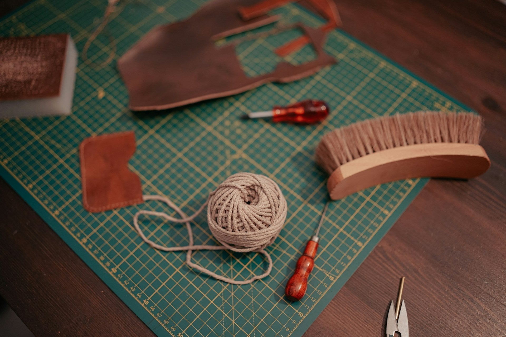 Managing Vinyl Weeding Scraps Efficiently