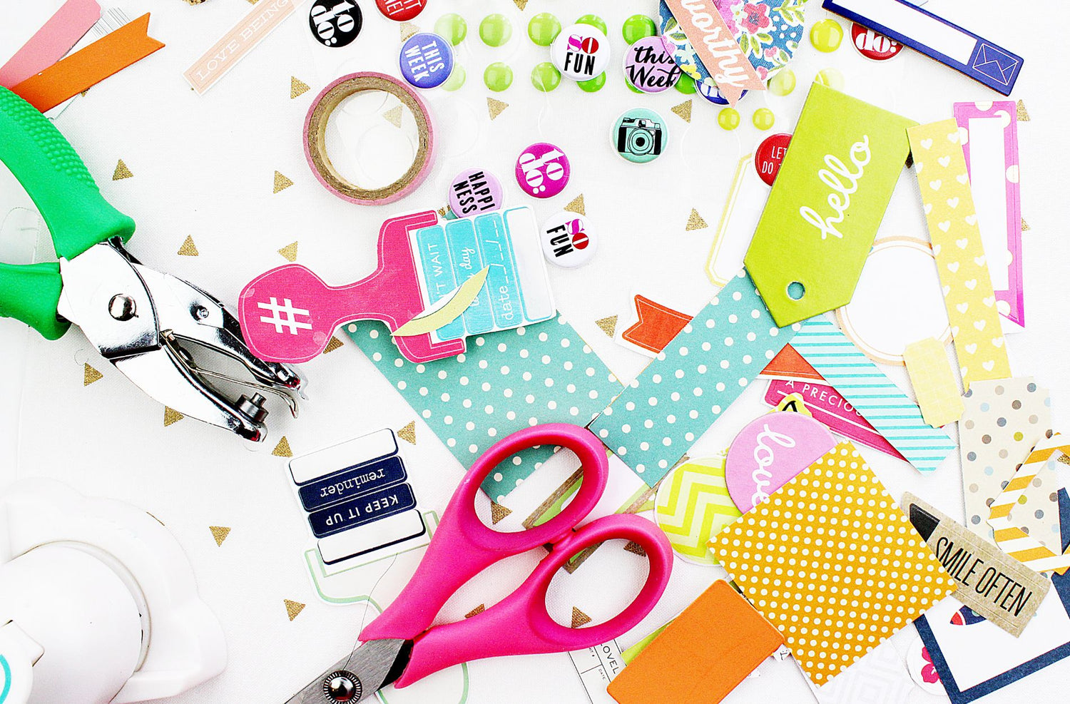 Time to Get Creative: Host a Craft Night with Friends Using Tweexy Tools