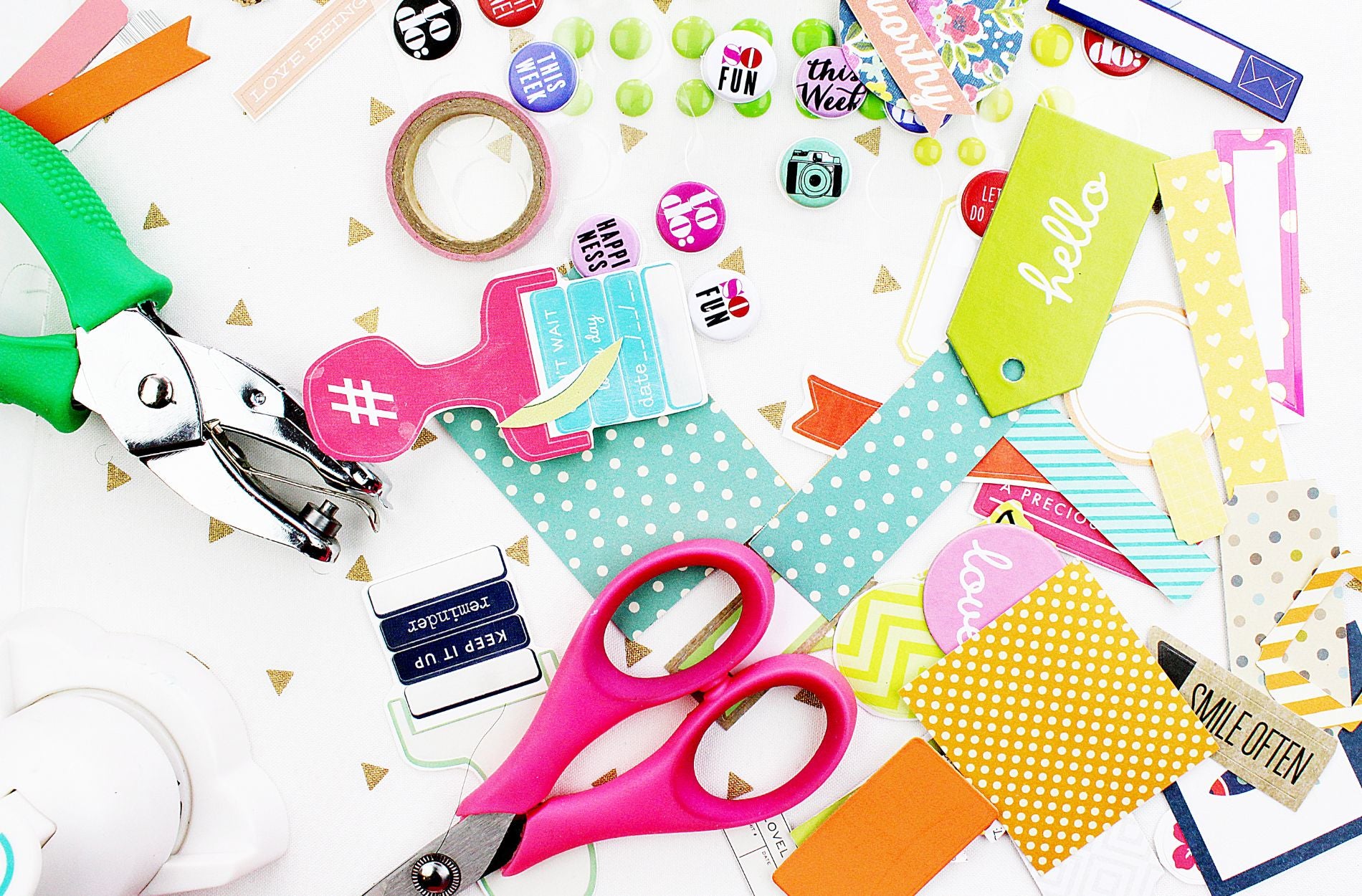 Time to Get Creative: Host a Craft Night with Friends Using Tweexy Tools