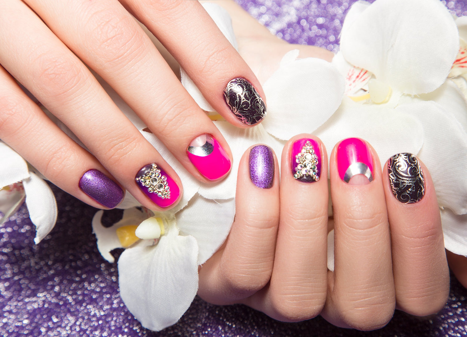 Ultimate Guide to Nail Art Holiday Designs with Tweexy